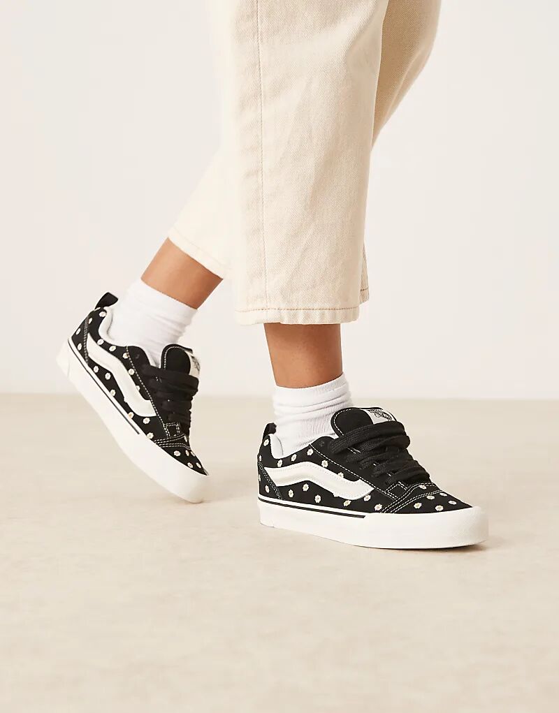 Кроссовки Vans Knu Skool черного цвета с цветочной вышивкой