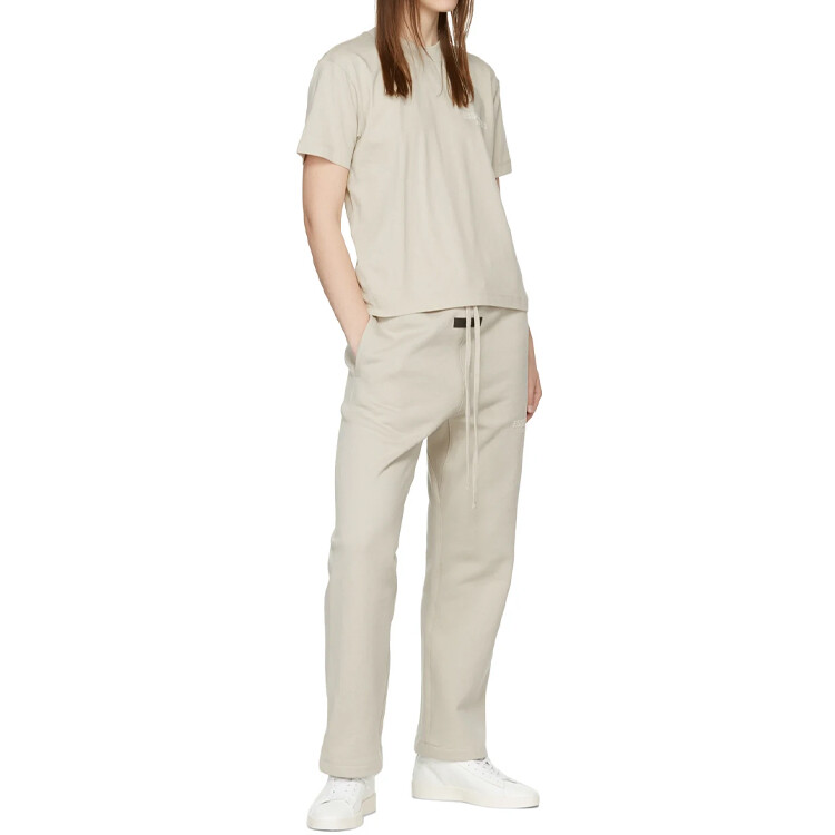 SS22 Футболка женская пшеничная Fear Of God Essentials — фото 4