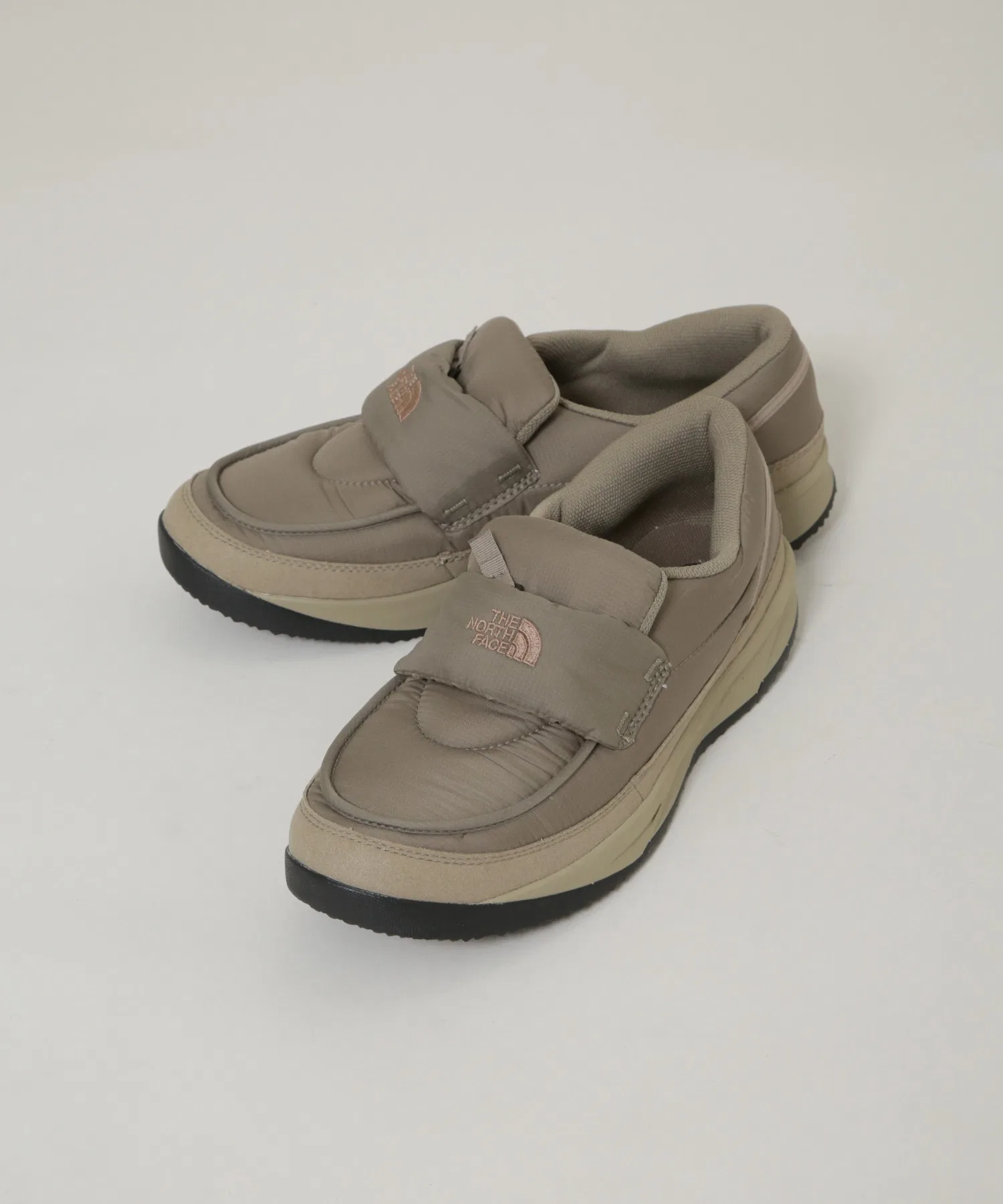 Мужские утеплённые лоферы Nuptse Loafer THE NORTH FACE серые