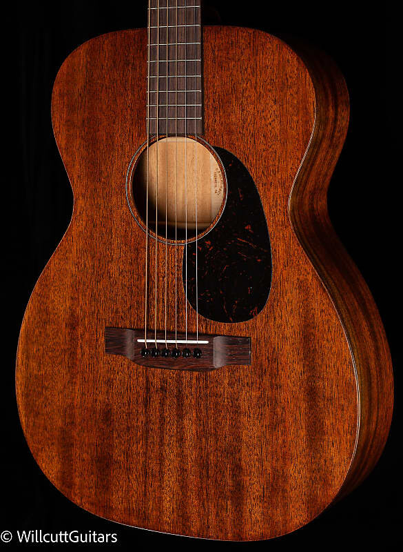 

Акустическая гитара Martin 00-15M Mahogany