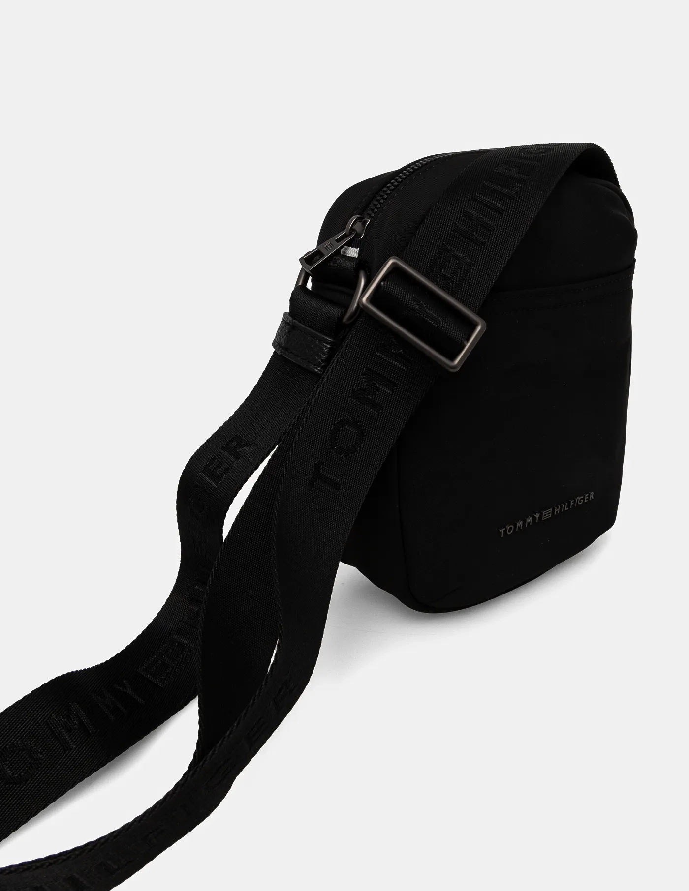 

Сумочка Tommy Hilfiger, черный