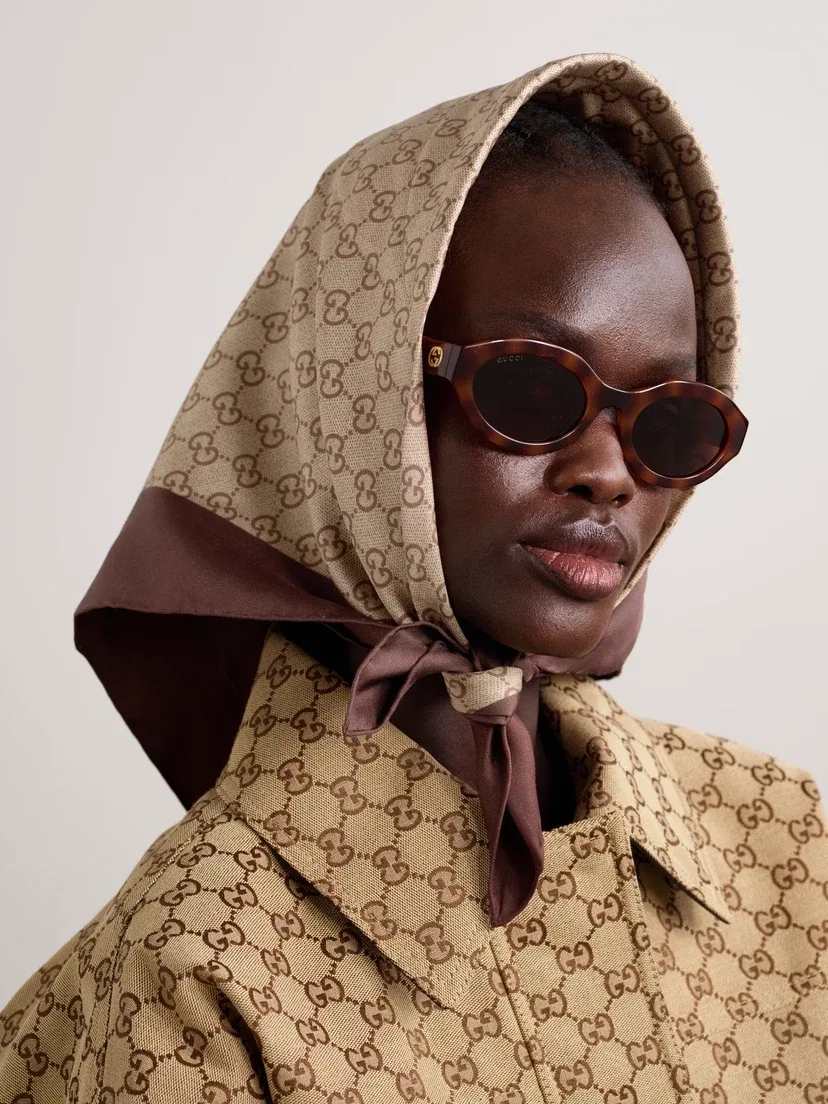 Платок из шелкового твила с принтом GUCCI, бежевый — фото 2