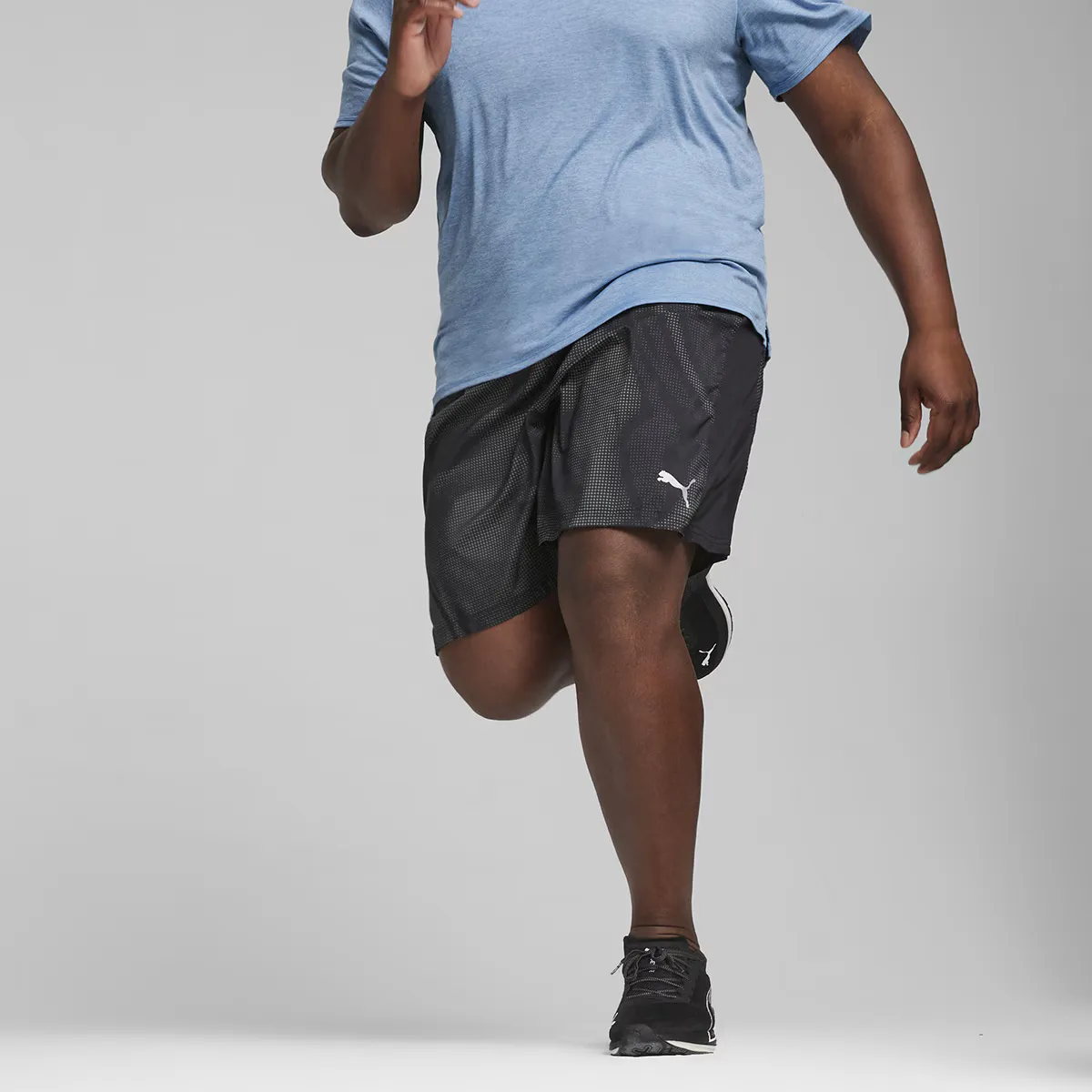 

Шорты мужские Run Favorites Velocity Aop 7'' Puma, черный