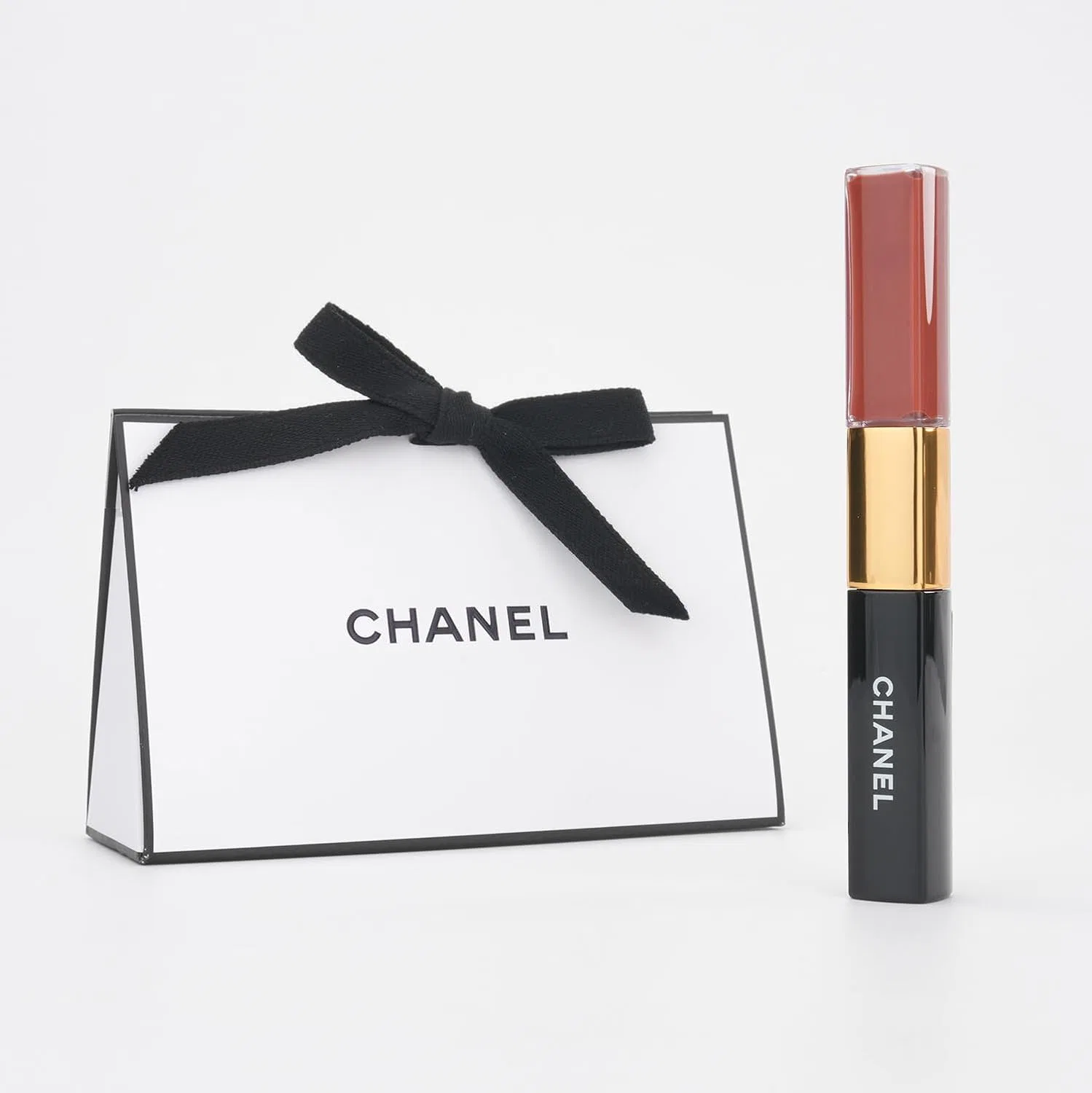 Жидкая помада-блеск для губ Chanel Le Rouge Duo Ultra Tunu (#182 Light Brown), 4.5 мл, светло-коричневый — фото 4