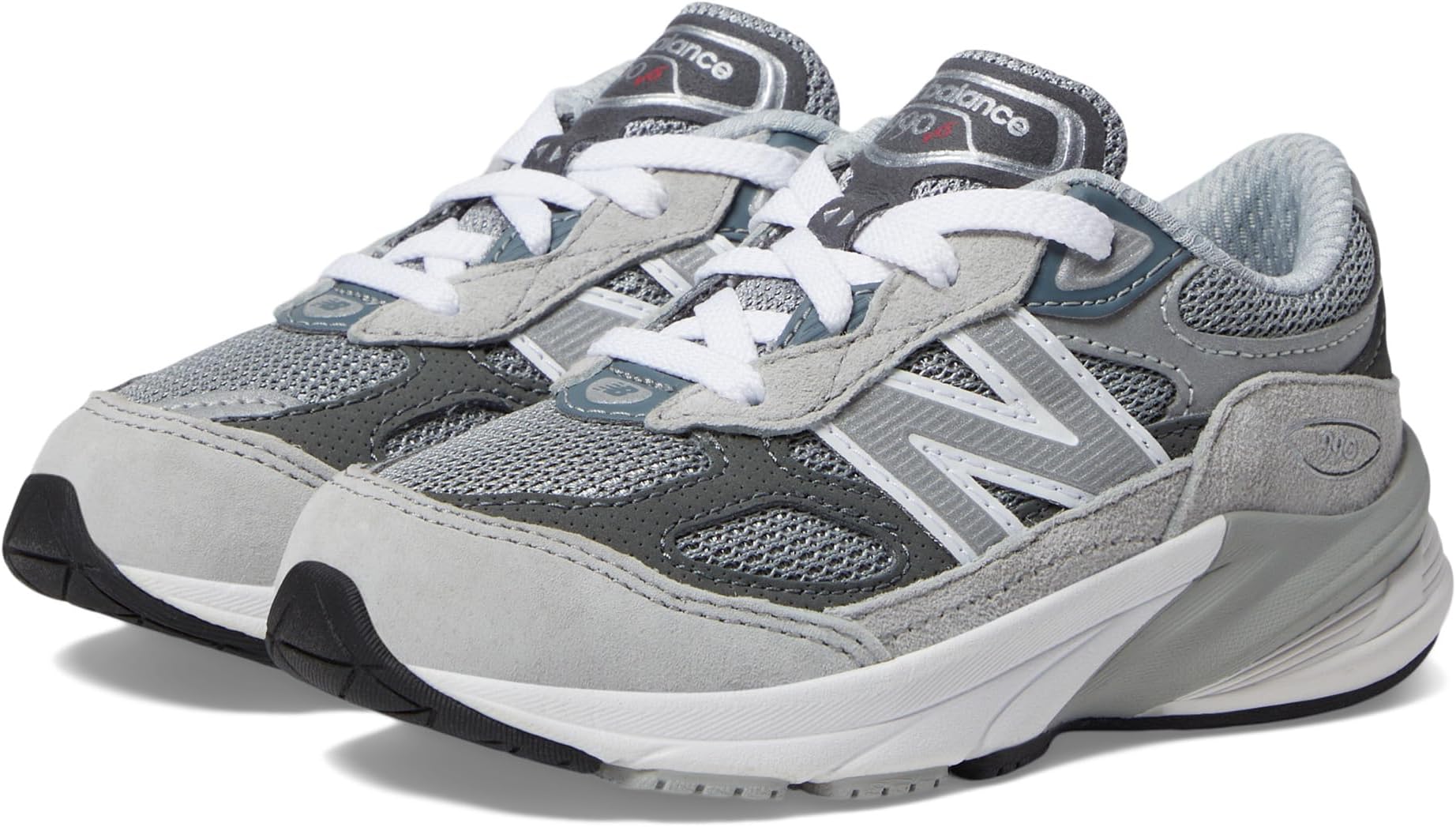 

Кроссовки New Balance Kids 990v6, цвет Grey/Silver 1