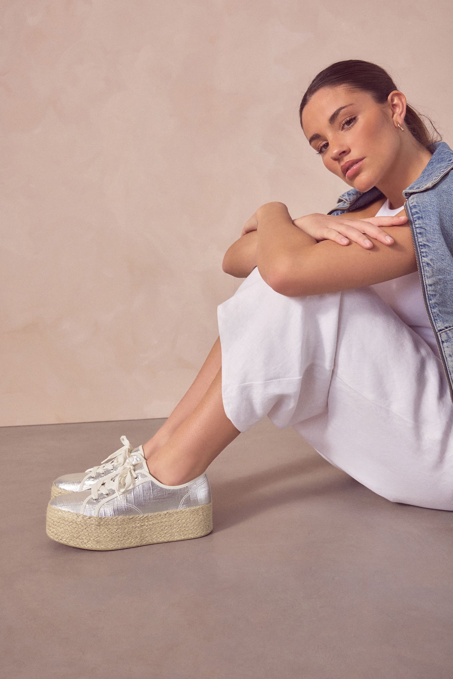 Спортивные эспадрильи Forever Comfort на толстой платформе со шнуровкой Next, серебряный