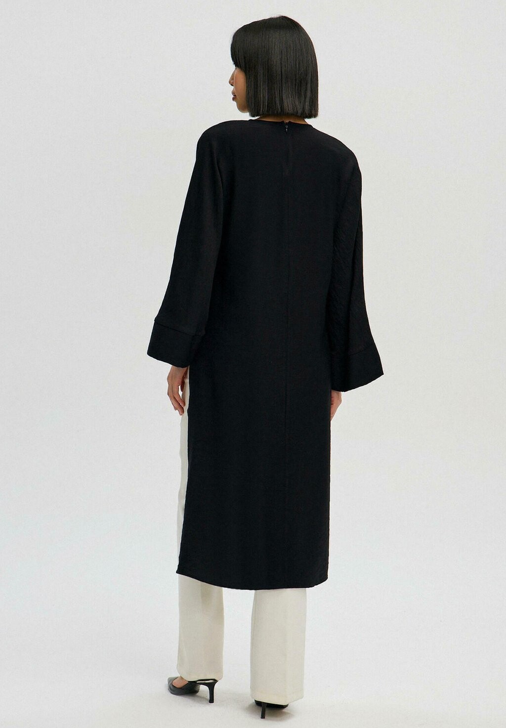 

Туника WITH FRONT SLIT Touché Privé, черный