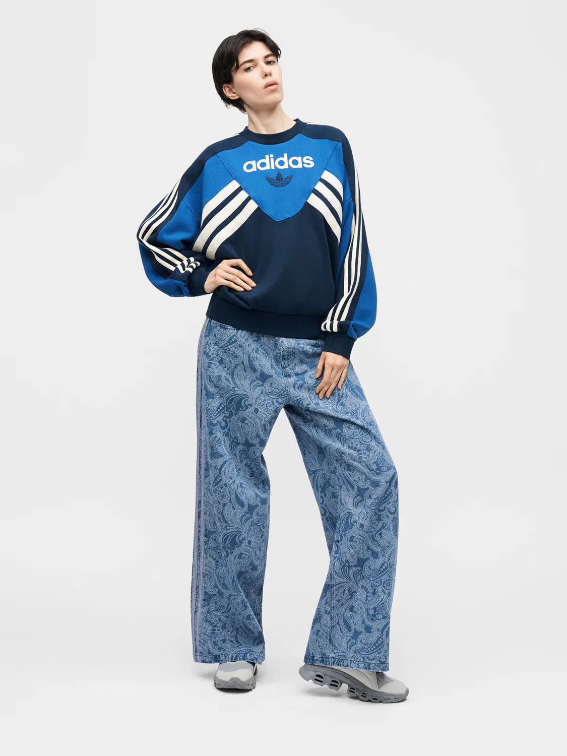 Джинсы Adidas Originals свободного кроя Liberty London Firebird синего цвета — фото 4