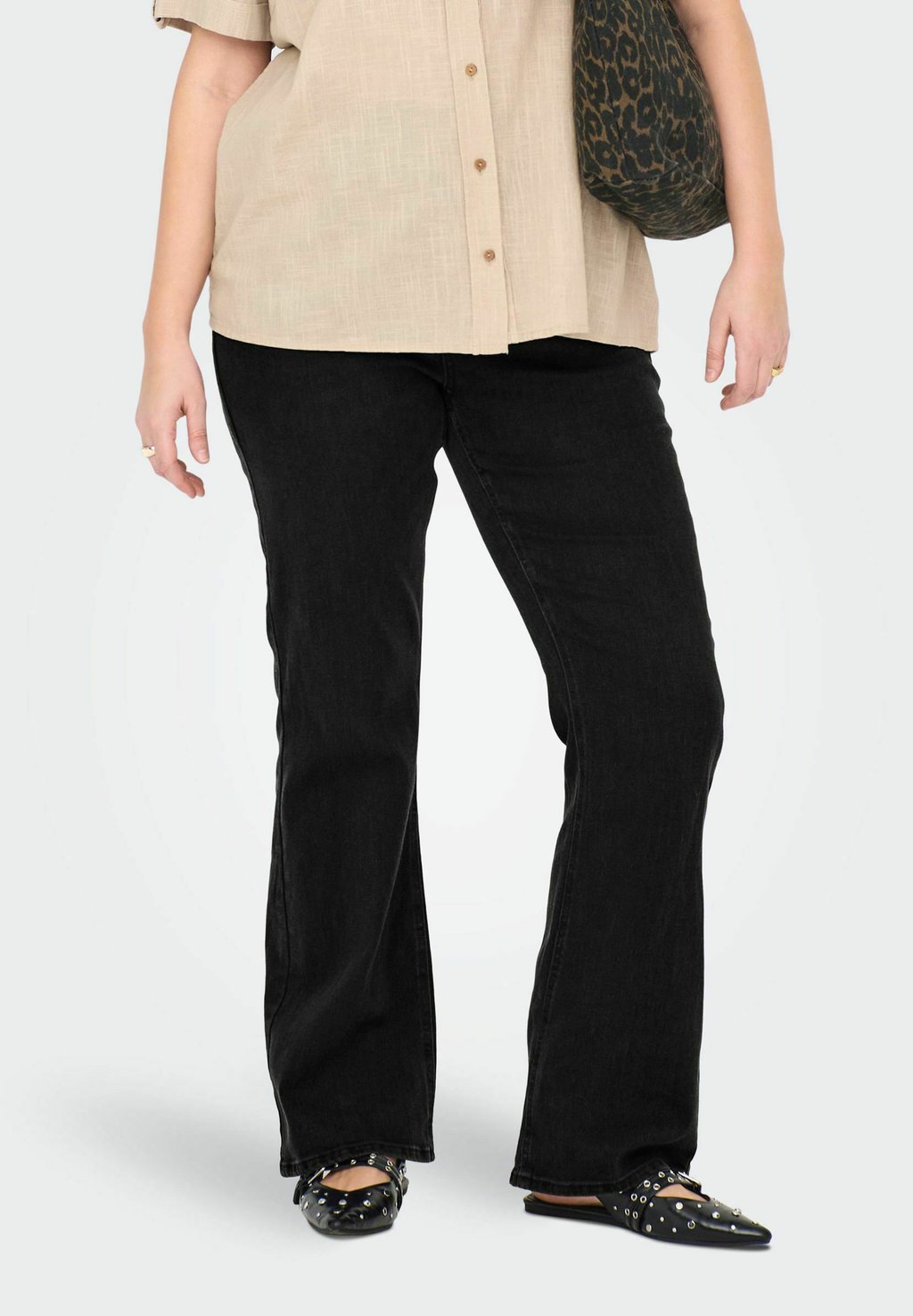 

Расклешенные джинсы ONLY Carmakoma, цвет Washed Black