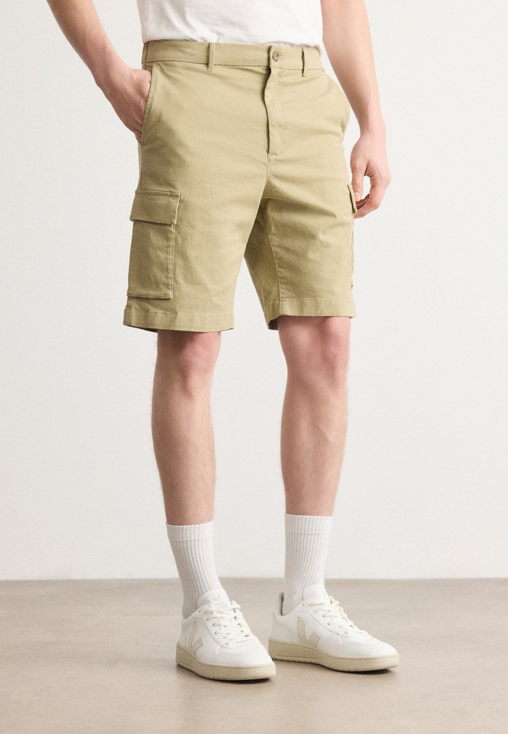 

Шорты MODERN CARGO Calvin Klein, светло-коричневый