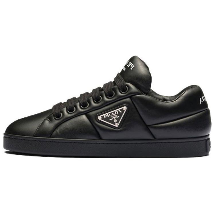 PRADA Низкие женские кроссовки черного цвета