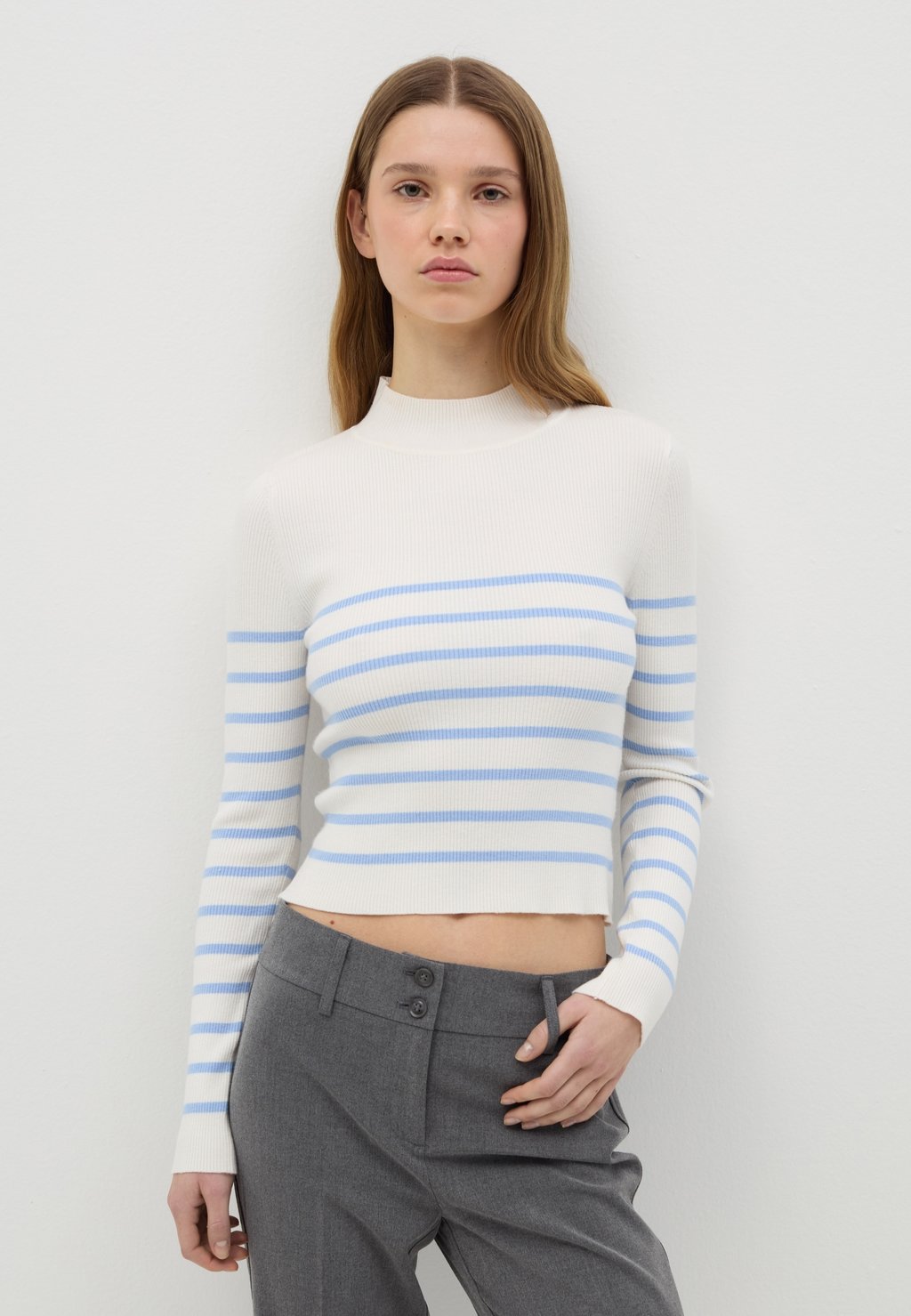 

Топ с длинными рукавами STRIPED WITH MOCK NECK B.ANGEL, белый
