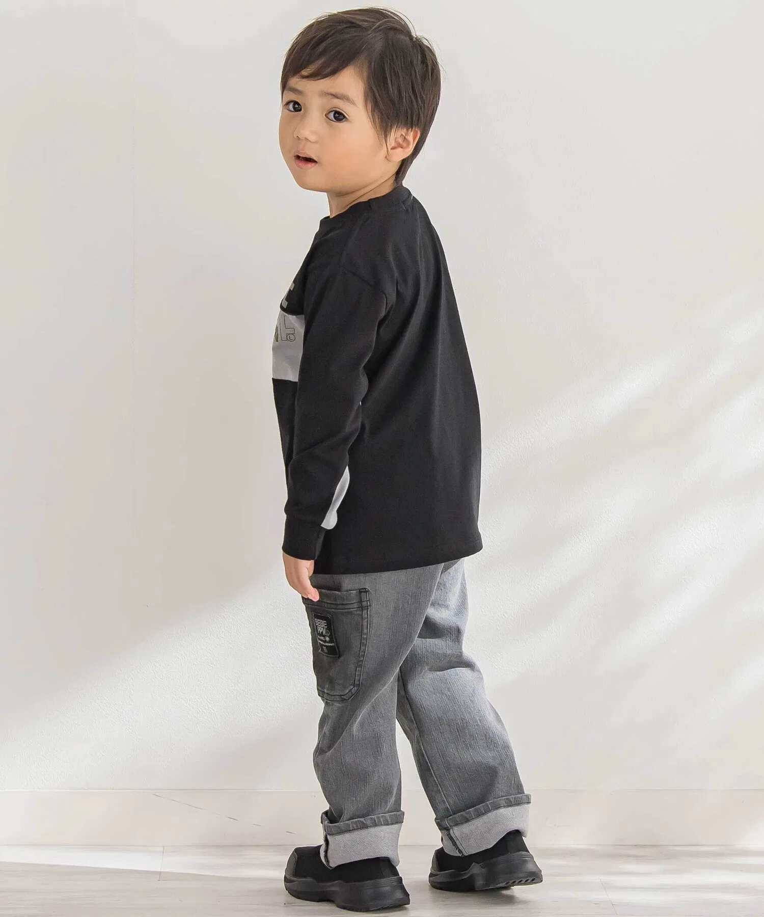 Детская футболка с флоковым принтом BeBe Petits Pois Vert хаки — фото 3