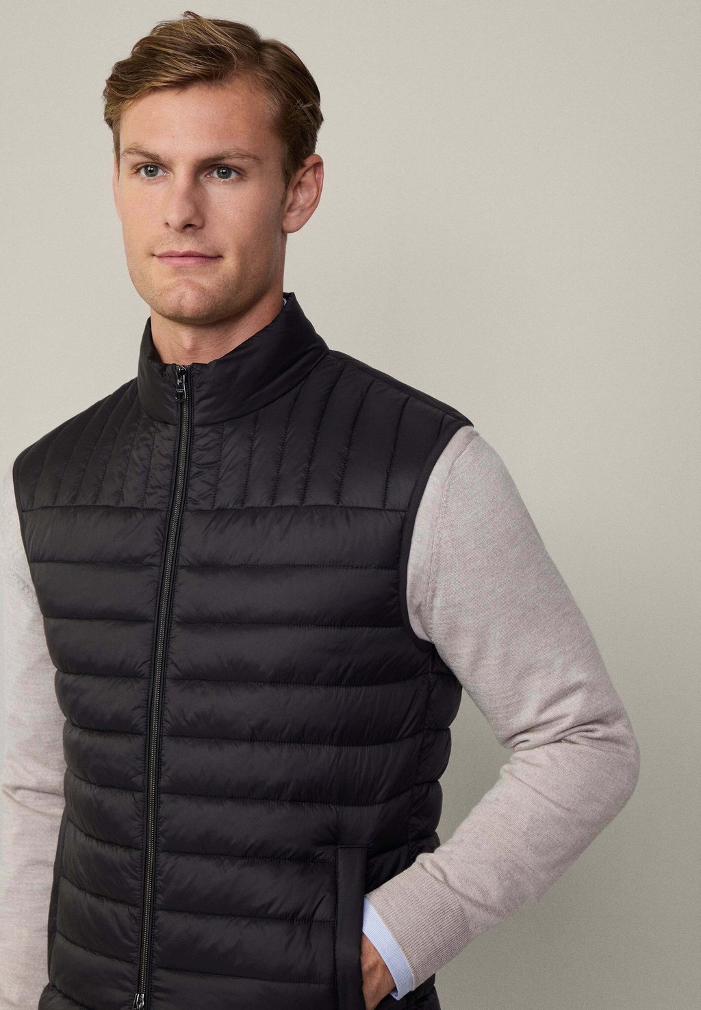 

Жилет ULTRA LW Hackett London, черный