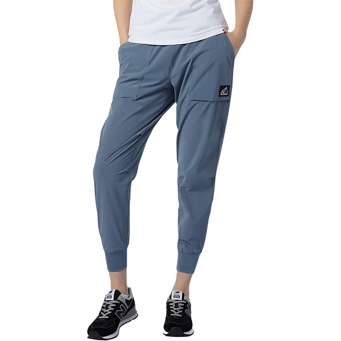 

Повседневные брюки женские стального синего цвета New Balance