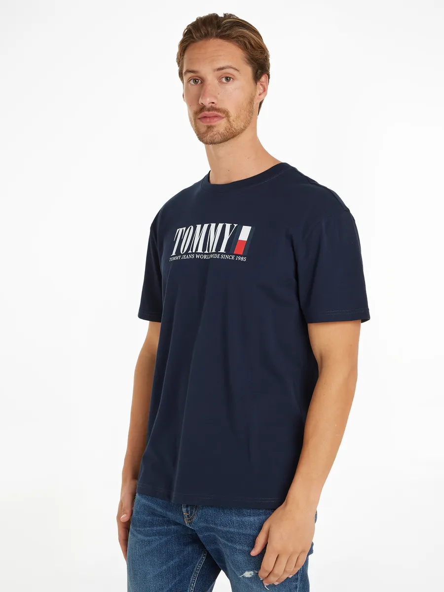 

Футболка Tommy Jeans "TJM REG TOMMY DNA FLAG TEE EXT" с логотипом, синий