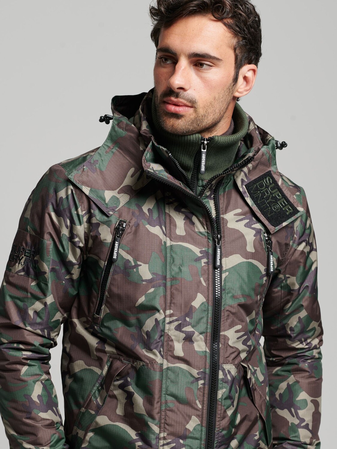 

Куртка-ветровка Superdry Mountain SD, альпийский камуфляж