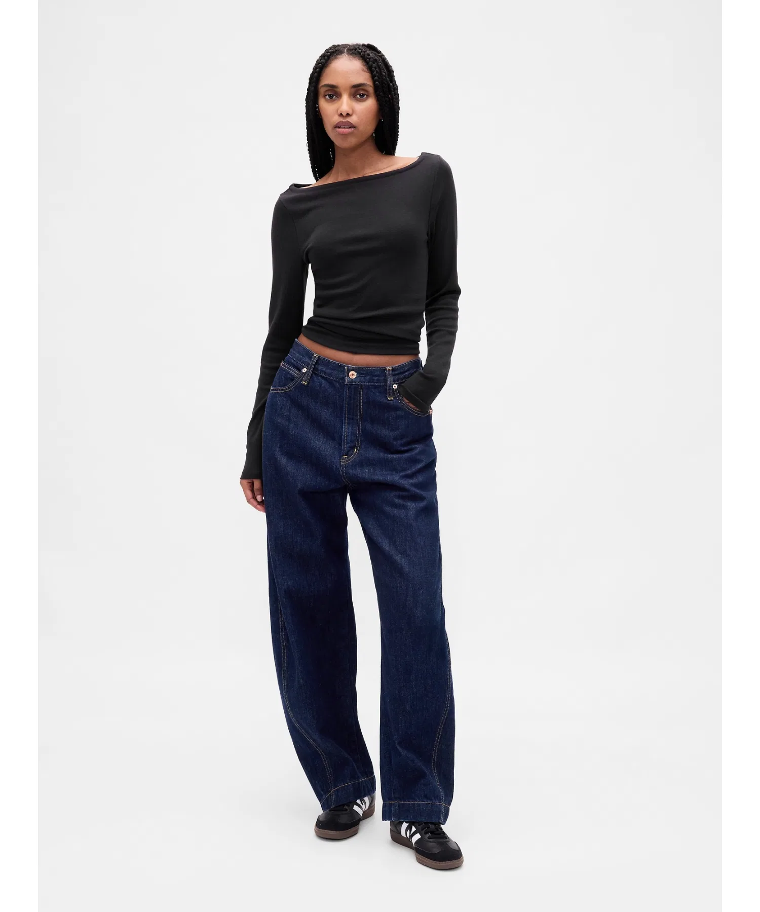 Женская футболка GAP с лодочным вырезом — фото 3