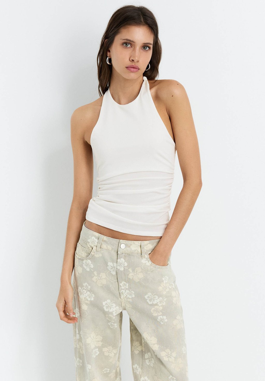 

Топ DRAPED HALTER PULL&BEAR, бежевый