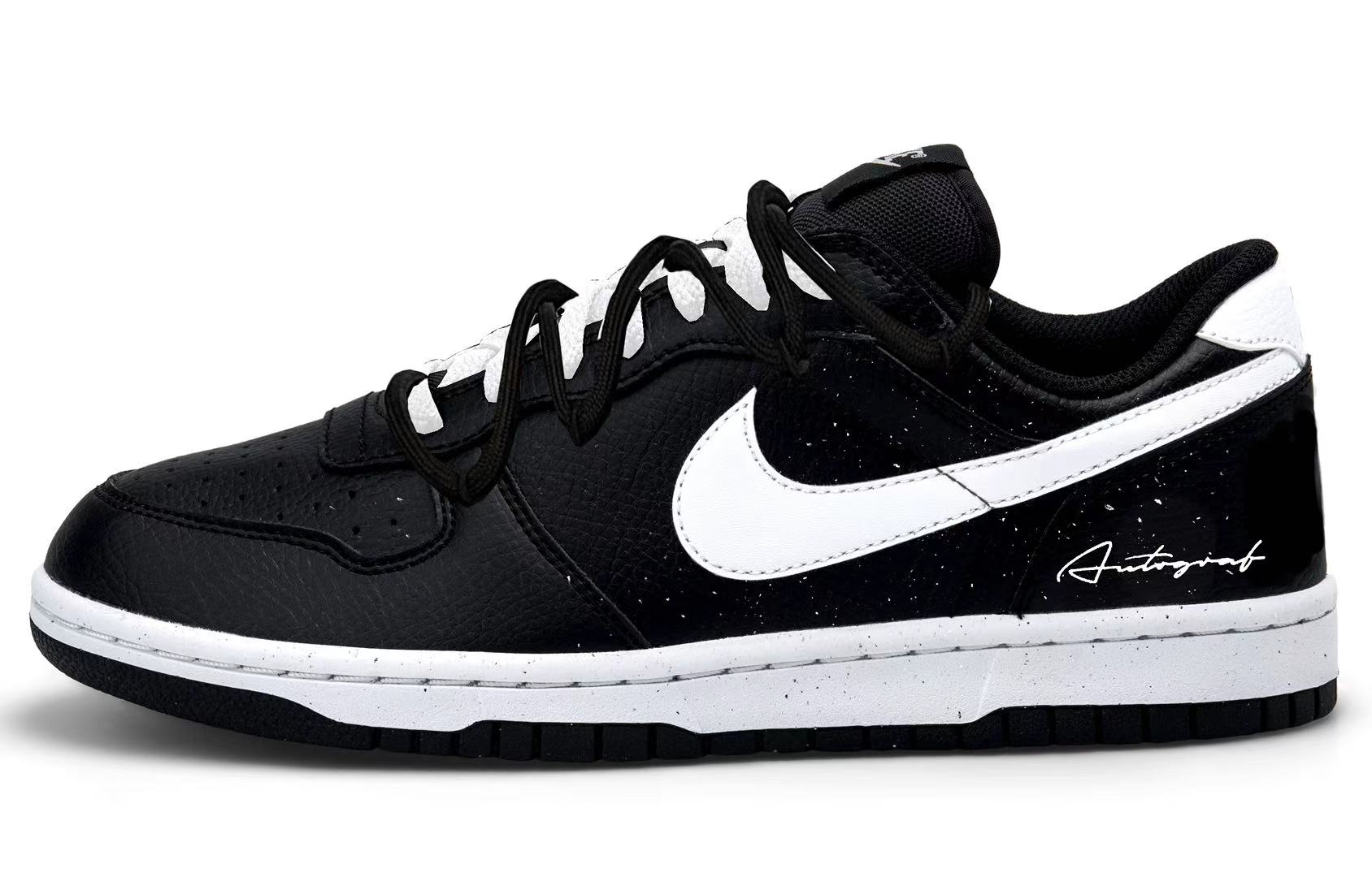 

Nike Большие низкие скейтбордистские кроссовки для мужчин, черный с белым