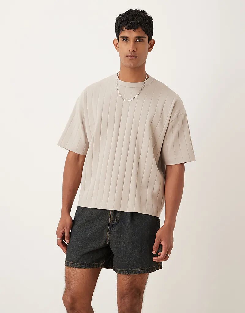 

Укороченные джинсовые шорты ASOS DESIGN со складками, средне-синего цвета