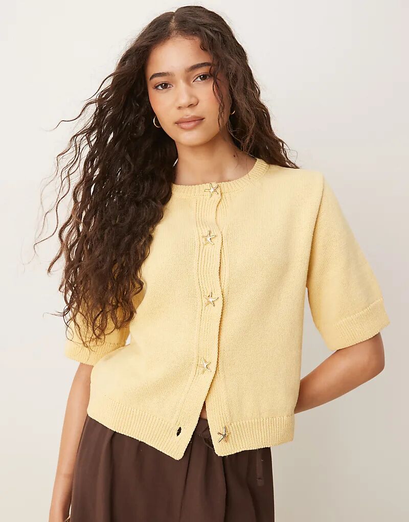 

Вязаный кардиган ASOS DESIGN с короткими рукавами и пуговицами-ракушками цвета экрю