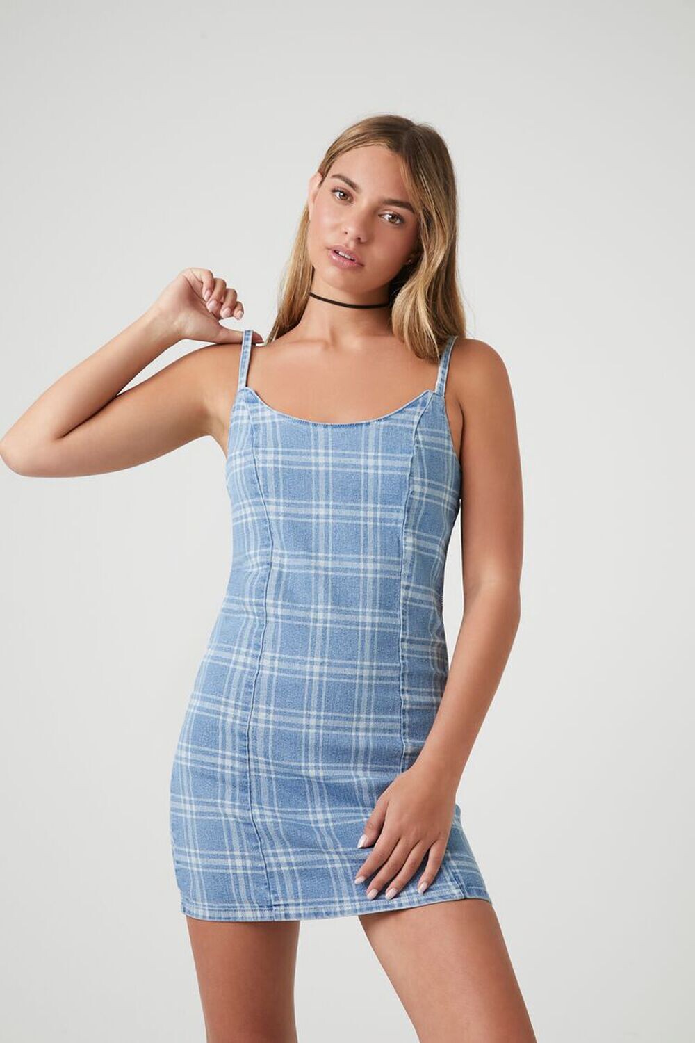 

Мини-платье в клетку на бретельках Forever 21, деним