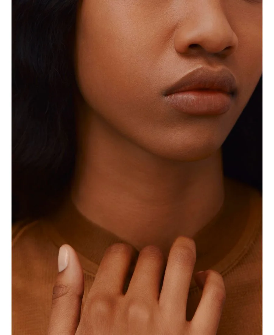 Тональная основа Plein Air, Luminous Matte Skincare Foundation, 1,11 унции HERMÈS, 57c chamois is a cool, slightly оливковый-зеленый medium бежевый — фото 3