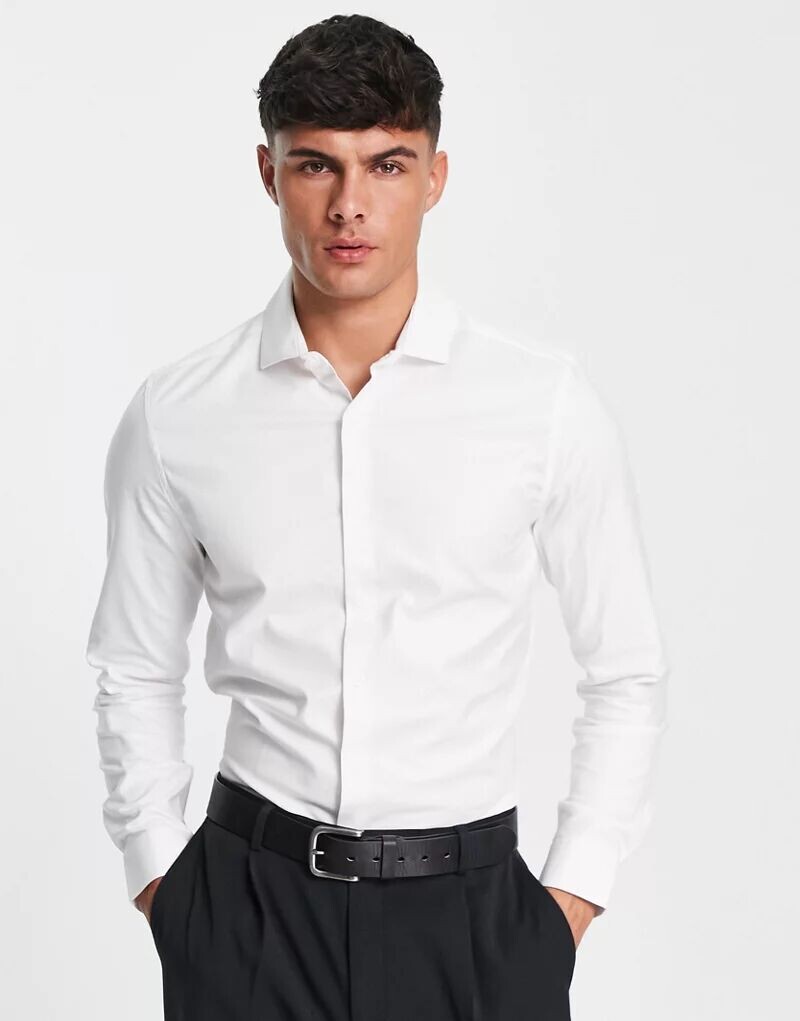 

Белая приталенная рубашка из твила с вырезом на воротнике ASOS Premium, которую легко гладить