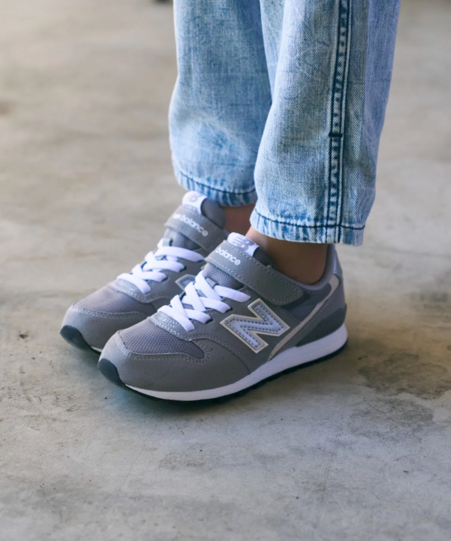 Детские кроссовки New Balance 996 на липучках серые