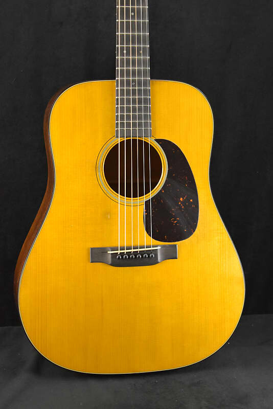 

Акустическая гитара Martin Custom Shop D-18 Authentic 1937 Aged Natural