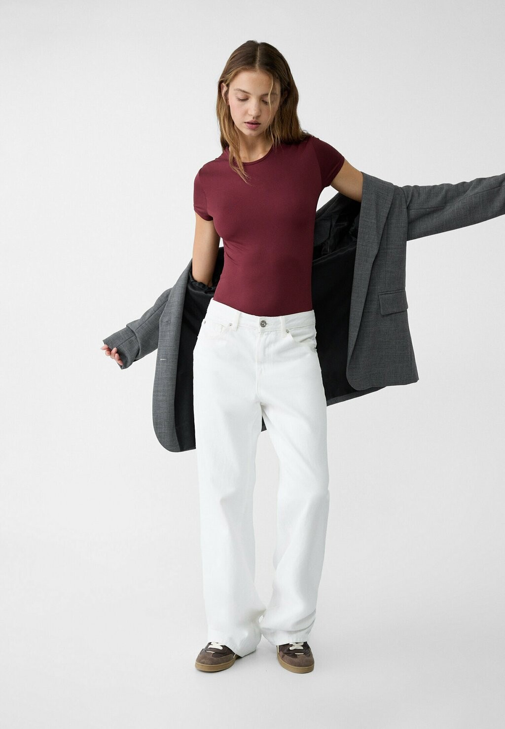 

Базовая футболка SHORT SLEEVE Stradivarius, Бордо