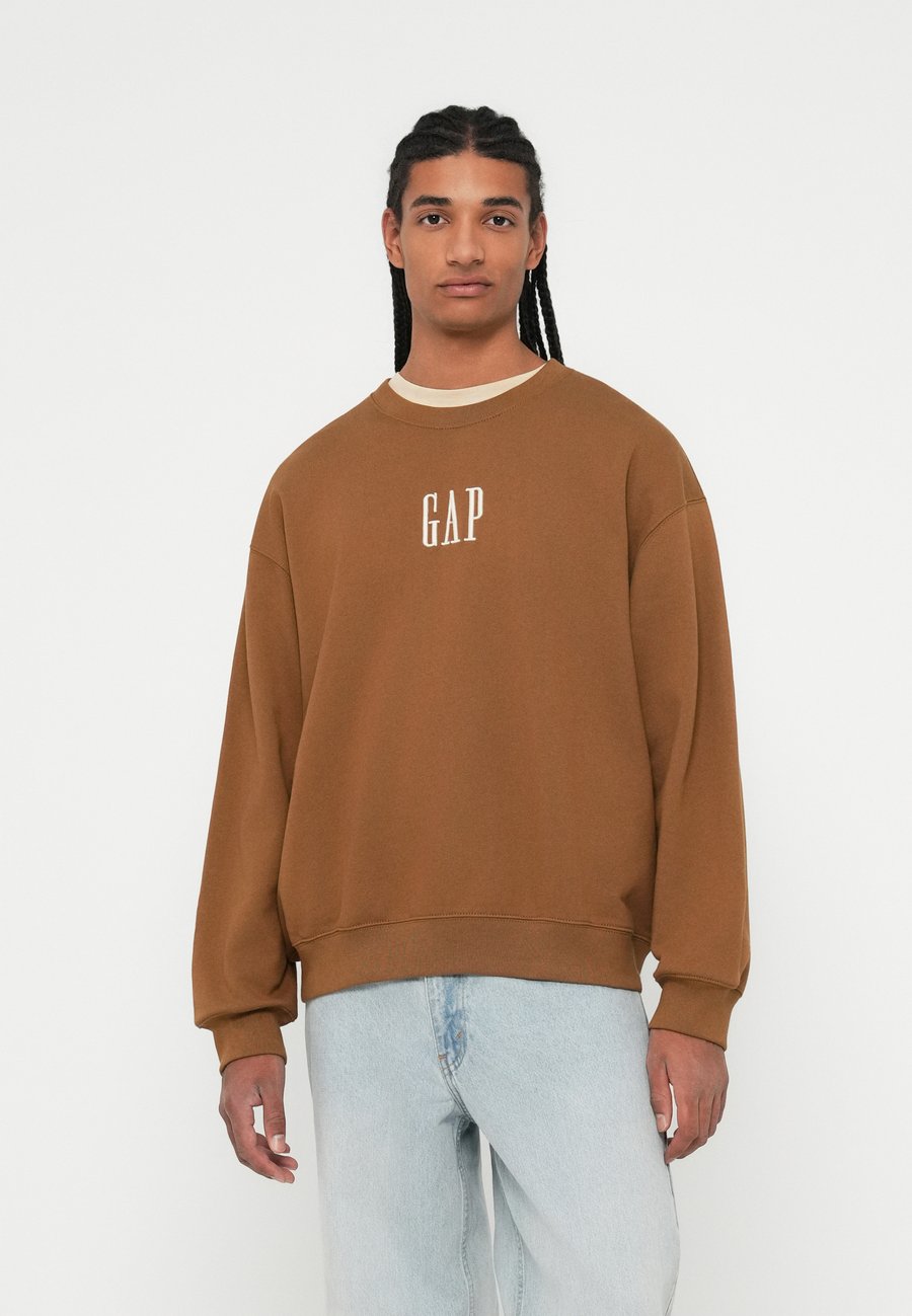 

Толстовка GAP LOGO CREW, Palomino Brown Global/Brown