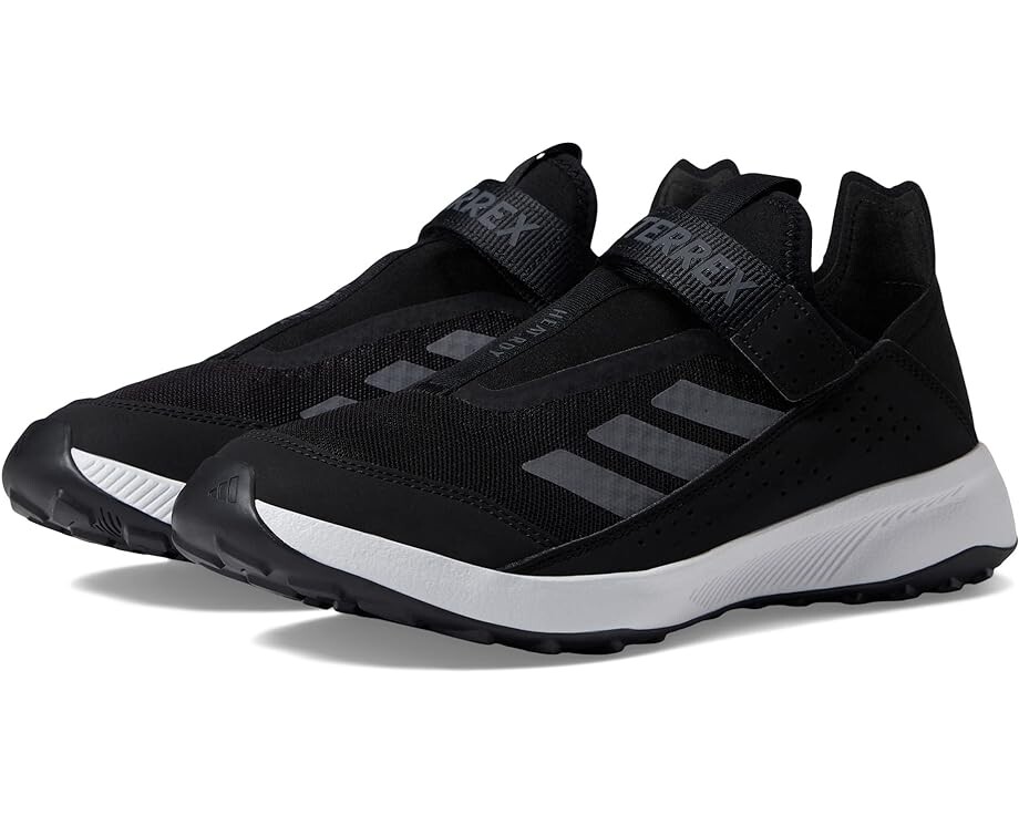 

Походные ботинки Adidas Terrex Voyager 21, цвет Black/Grey/Grey
