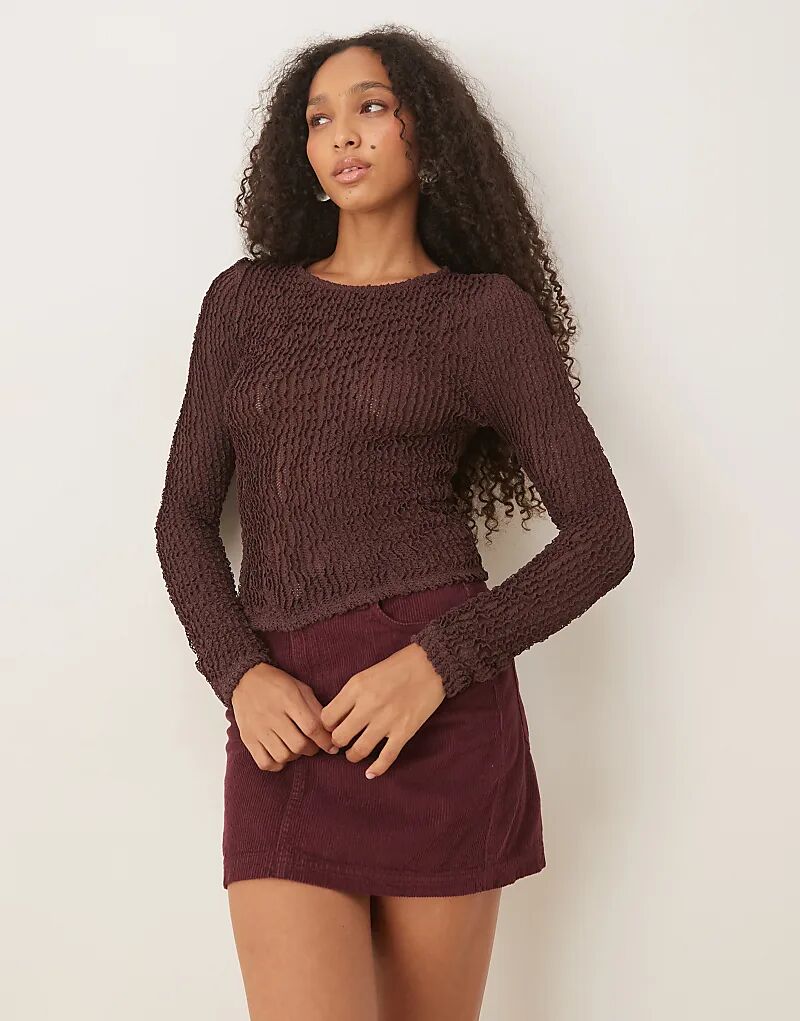 

Текстурированный лонгслив с длинными рукавами и оборками ASOS DESIGN шоколадного цвета