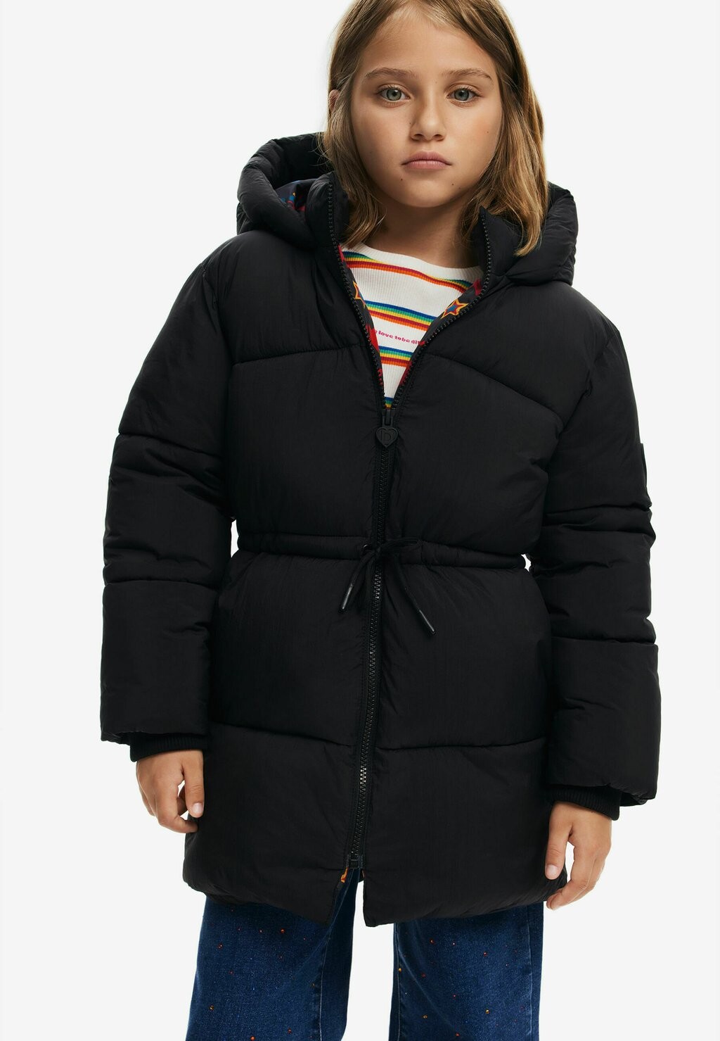 

Зимнее пальто WITH LARGE HOOD AND POCKETS Desigual, черный