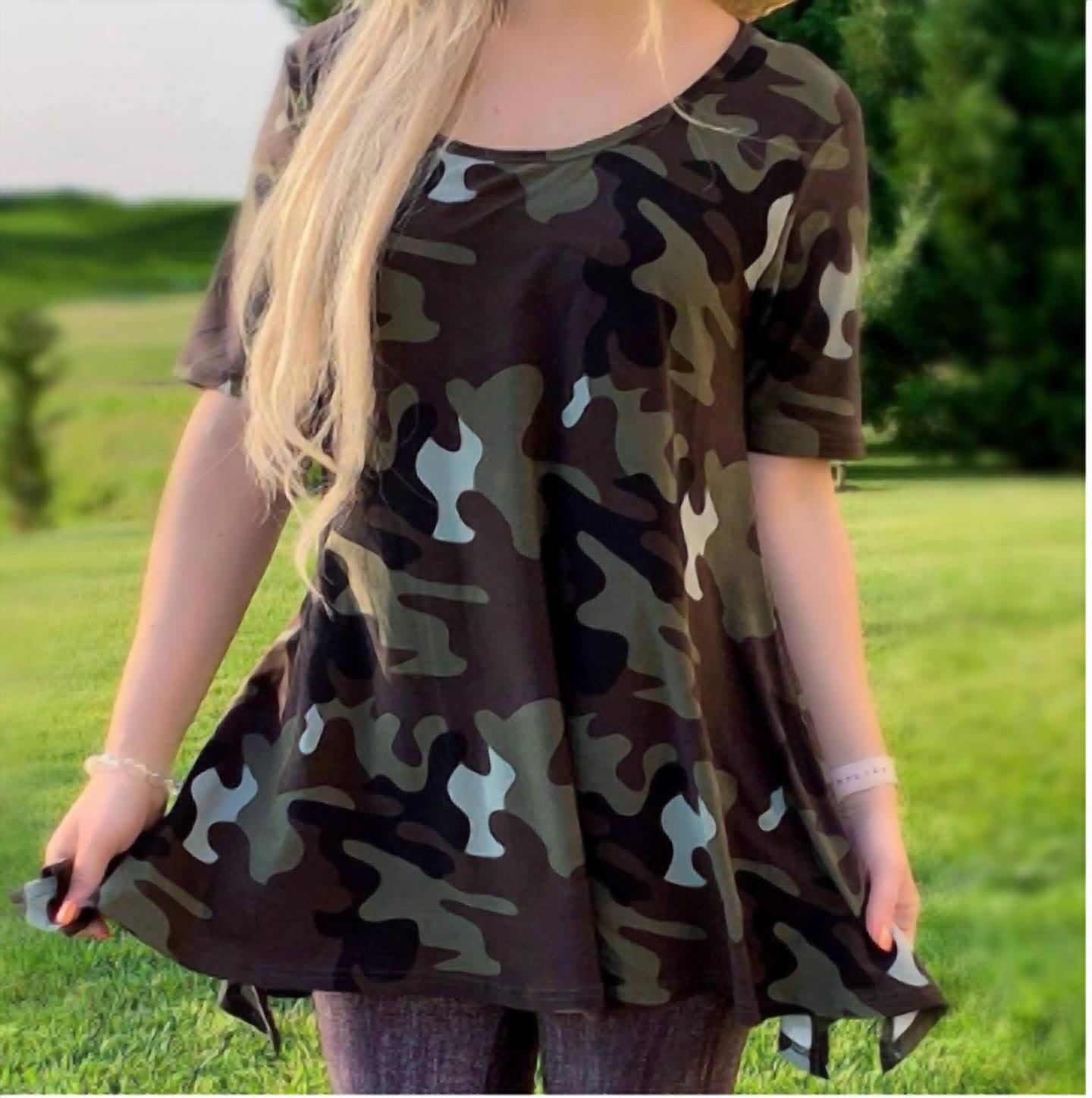 

Идеальный топ с короткими рукавами в камуфляжном стиле Charlies Project, цвет camo