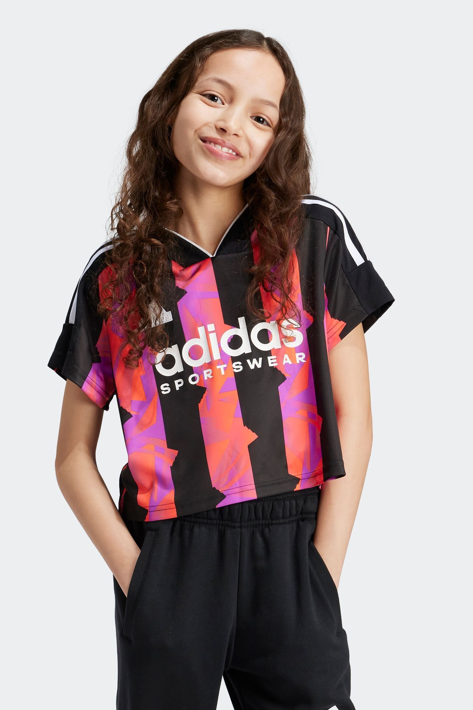 

Футболка Juniors House of Tiro укороченная Adidas, черный