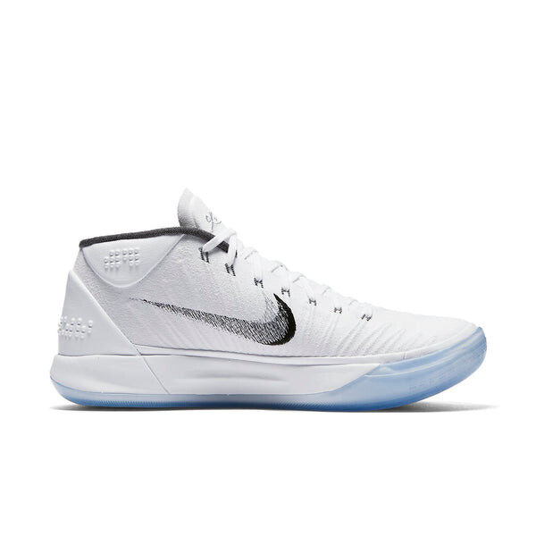 

Реклама кроссовок Коби Nike, белый