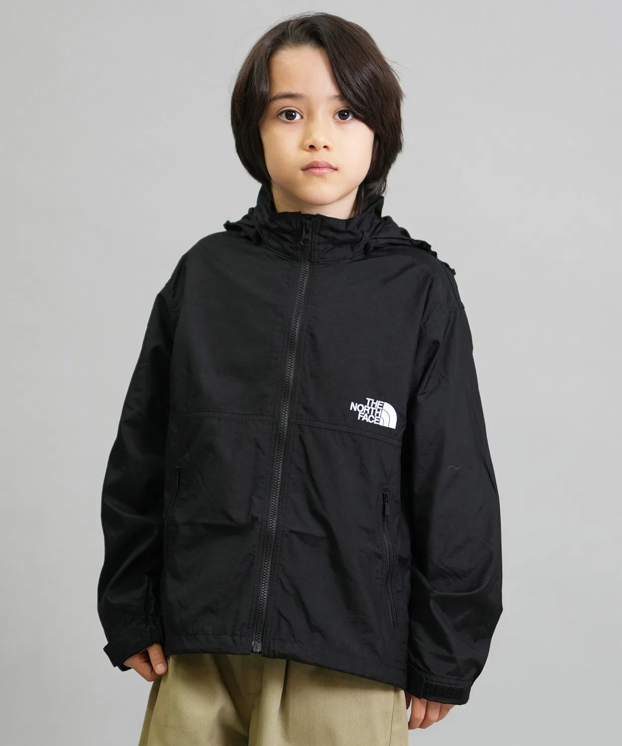 Ветровка The North Face детская из нейлона, чёрная — фото 2