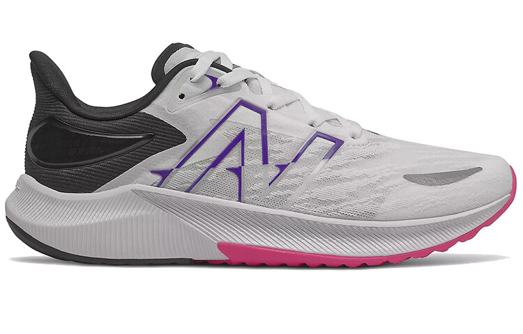 

Кроссовки New Balance NB FuelCell Propel для женщин