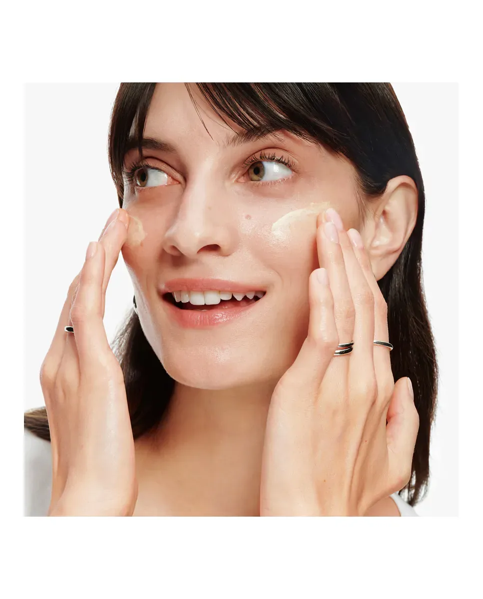 Увлажняющий лосьон для тела Dramatically Different Moisturizing Lotion SPF50 Clinique — фото 4