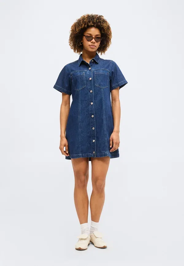Платье-рубашка Gap Shank front shirtdress denim dress, темная стирка — фото 2