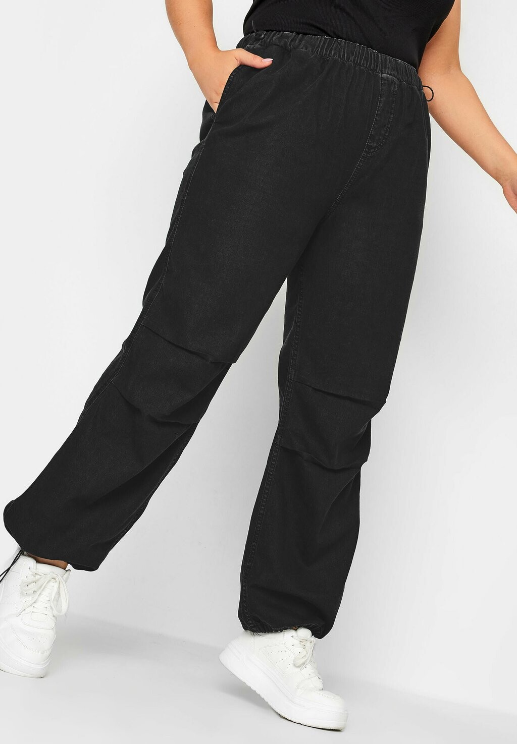 

Джинсы-сигареты Yours Clothing, черные