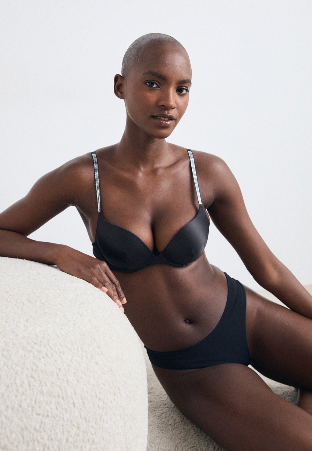 

Бюстгальтер пуш-ап BRA ORCHID RHINESTORE Lindex, черный