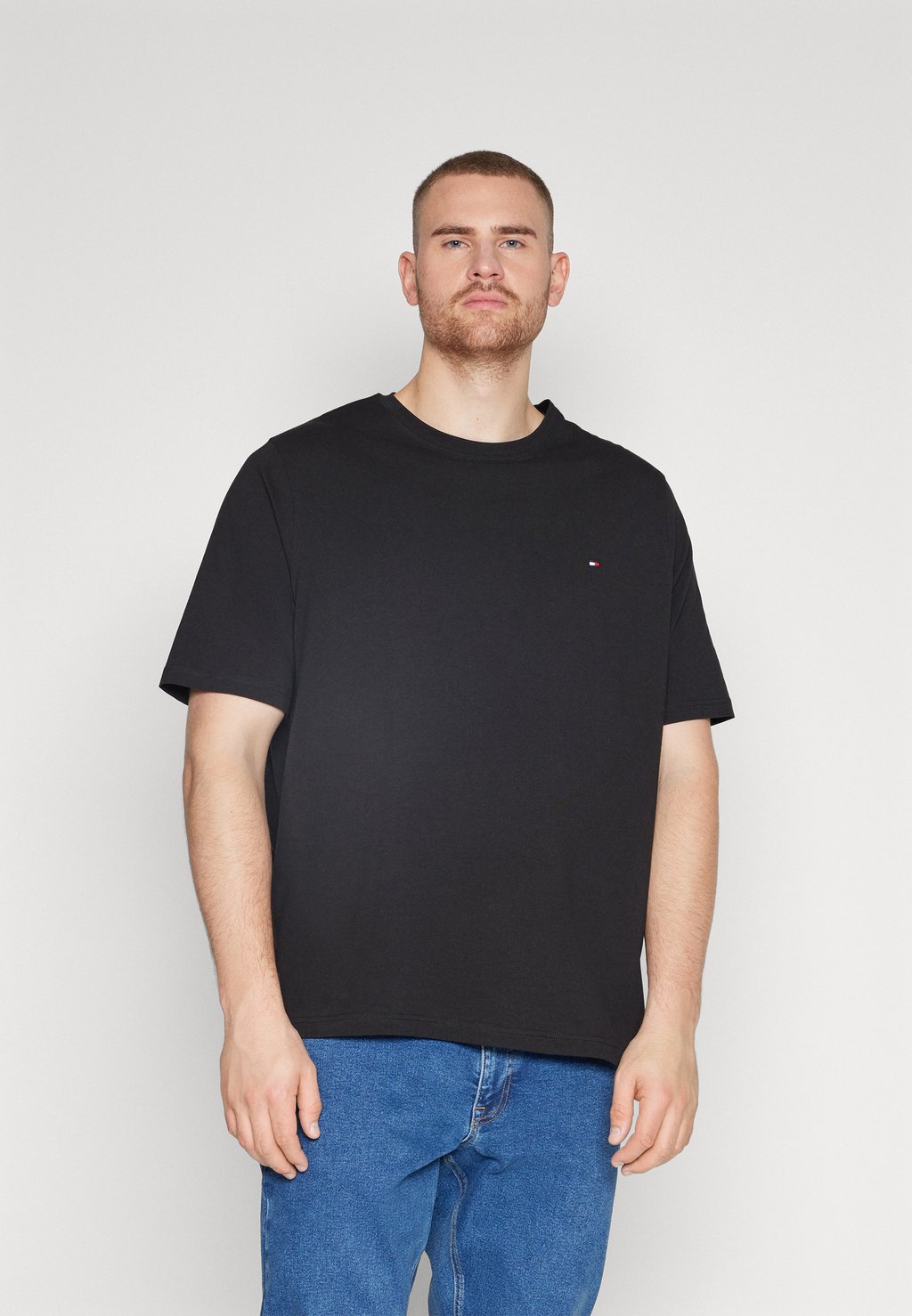

Базовая футболка CORE STRETCH SLIM TEE Tommy Hilfiger, черный