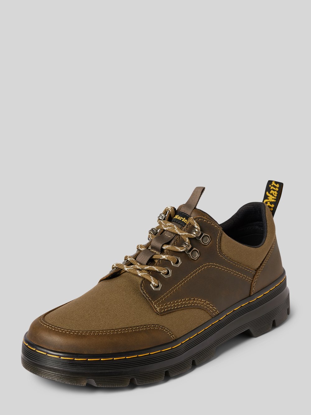 

Ботинки на шнуровке с нашивкой-лейблом, модель «Reeder» Dr. Martens, оливковый