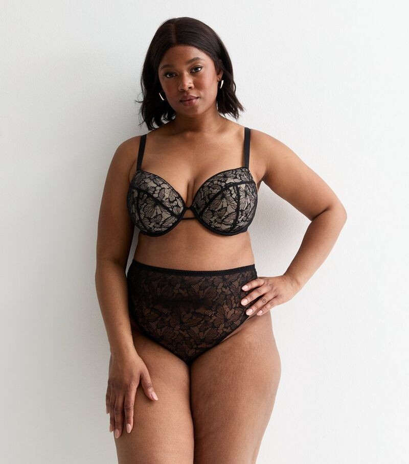 

Черный кружевной бюстгальтер с глубоким вырезом Curves и бабочкой New Look, черный
