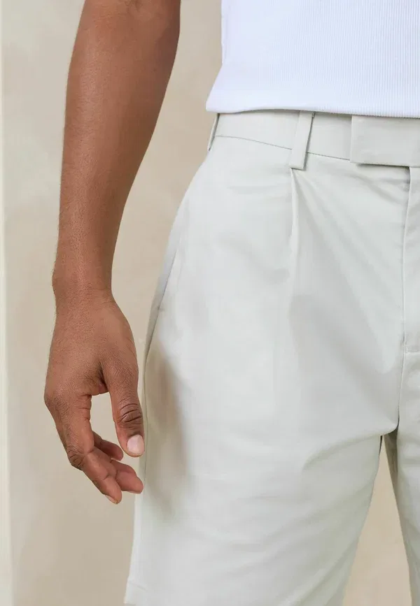 Шорты Next, Regular fit pleated smart chino shorts, цвет кость — фото 3