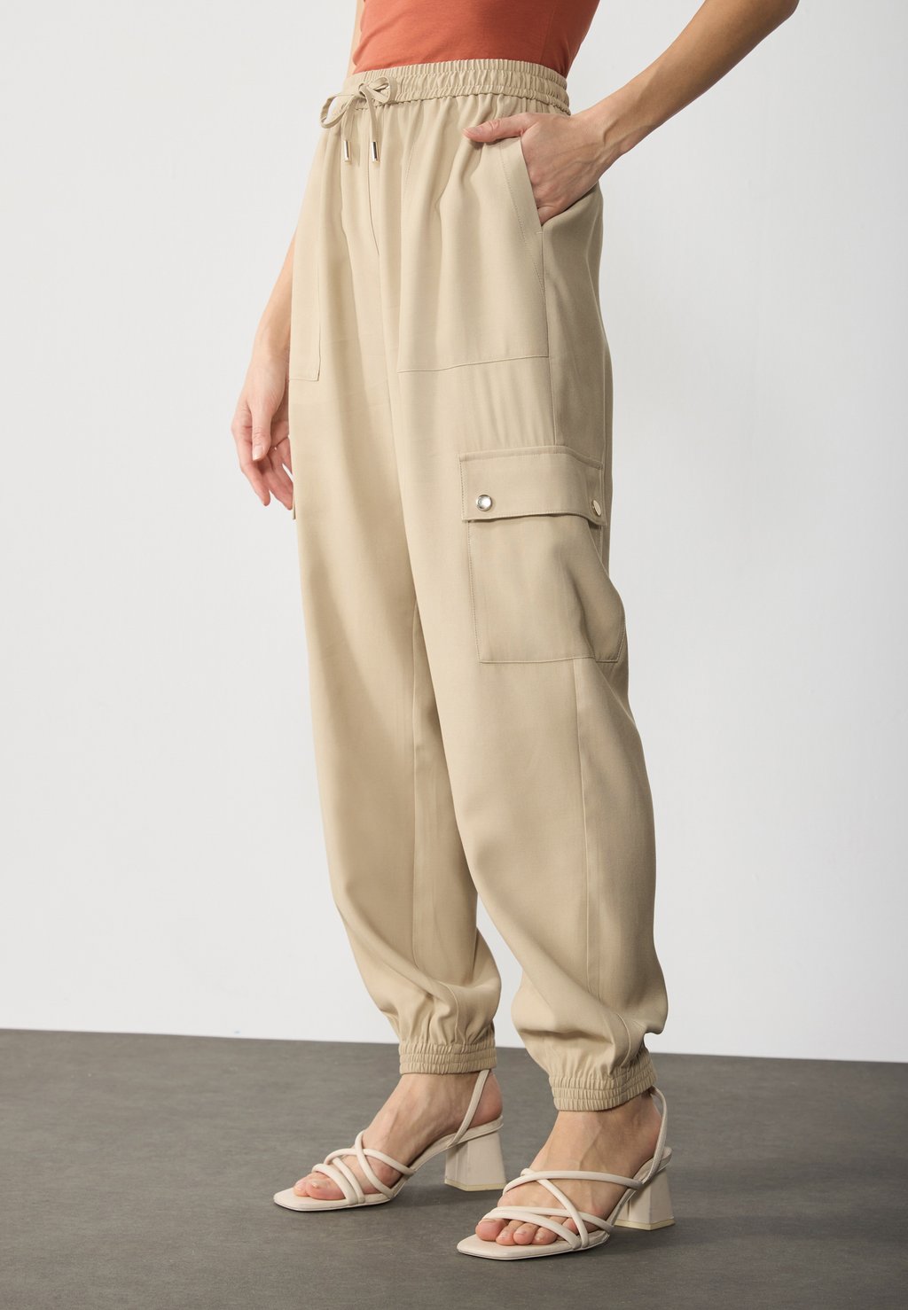 

Брюки карго Anna Field by Zalando, хаки